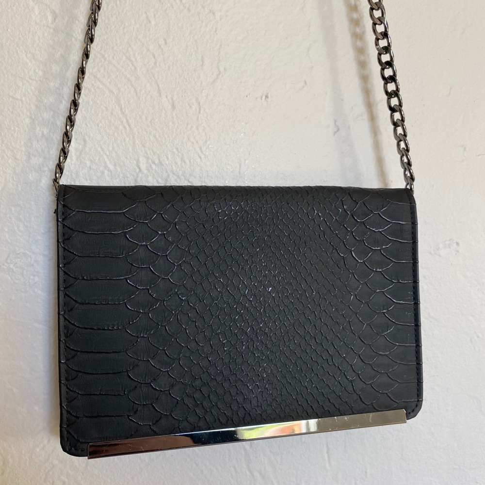 Black purse / clutch
